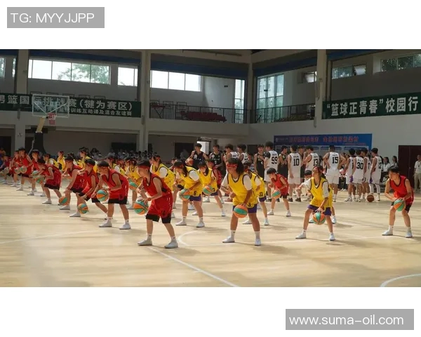 成都篮球队与广州队的激烈对决展现了篮球魅力与团队精神的完美结合